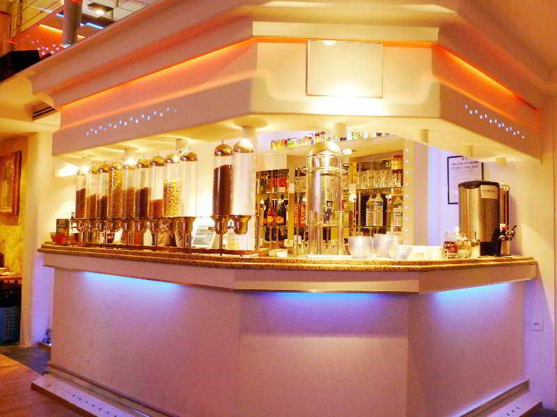 Villa Saint Exupery Gardens Hostel Nice Restaurant foto